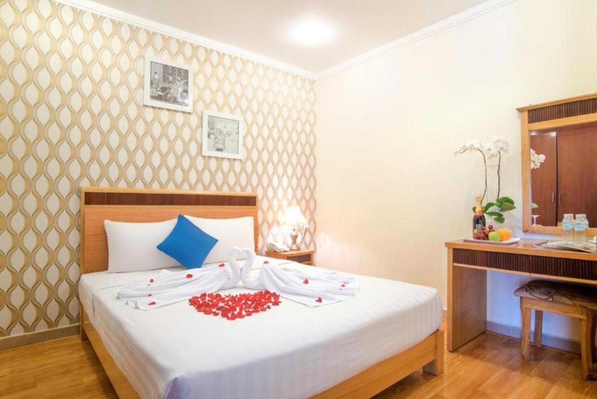 Ruby Saigon Hotel - Le Thanh Ton ホーチミン市 エクステリア 写真