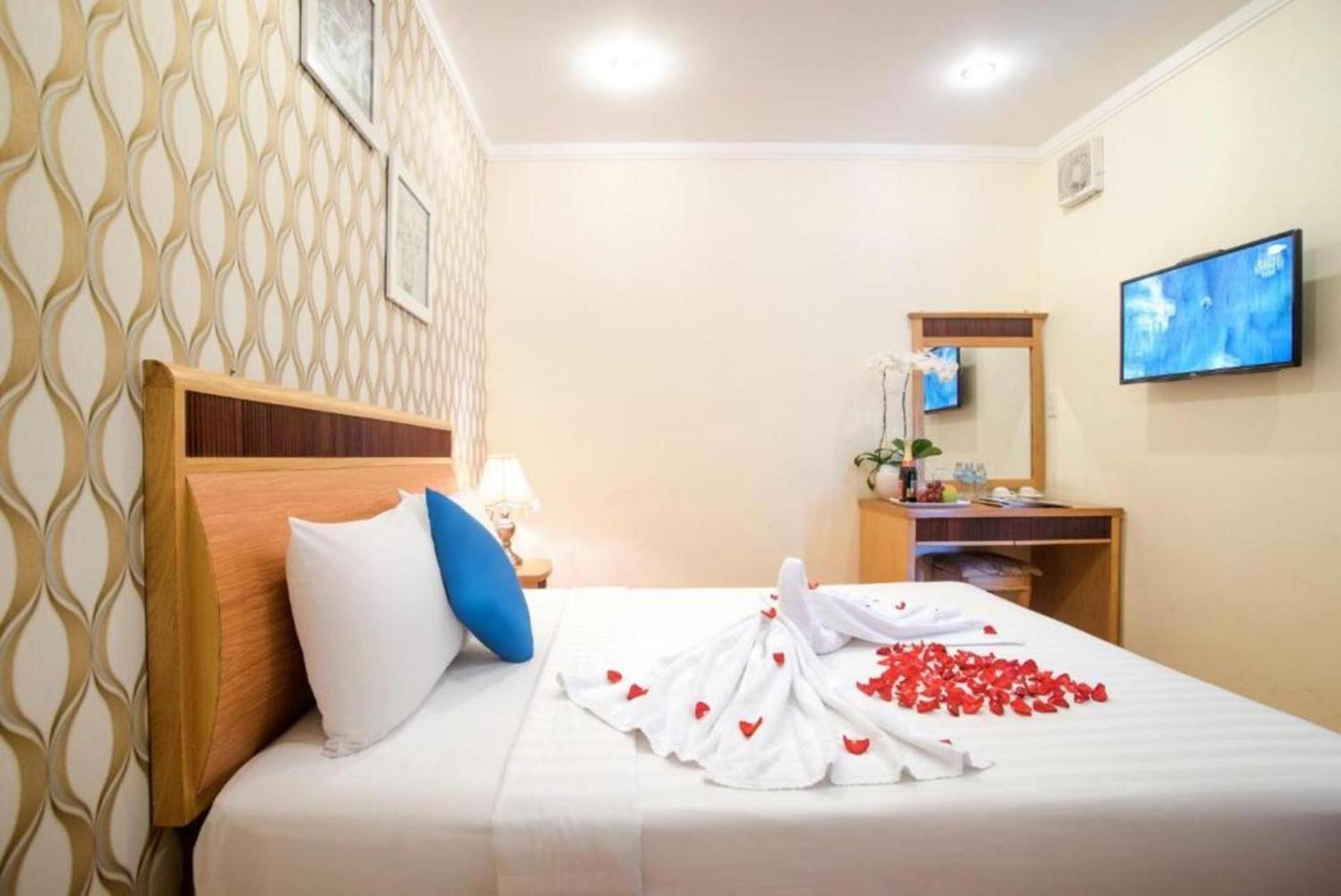 Ruby Saigon Hotel - Le Thanh Ton ホーチミン市 エクステリア 写真