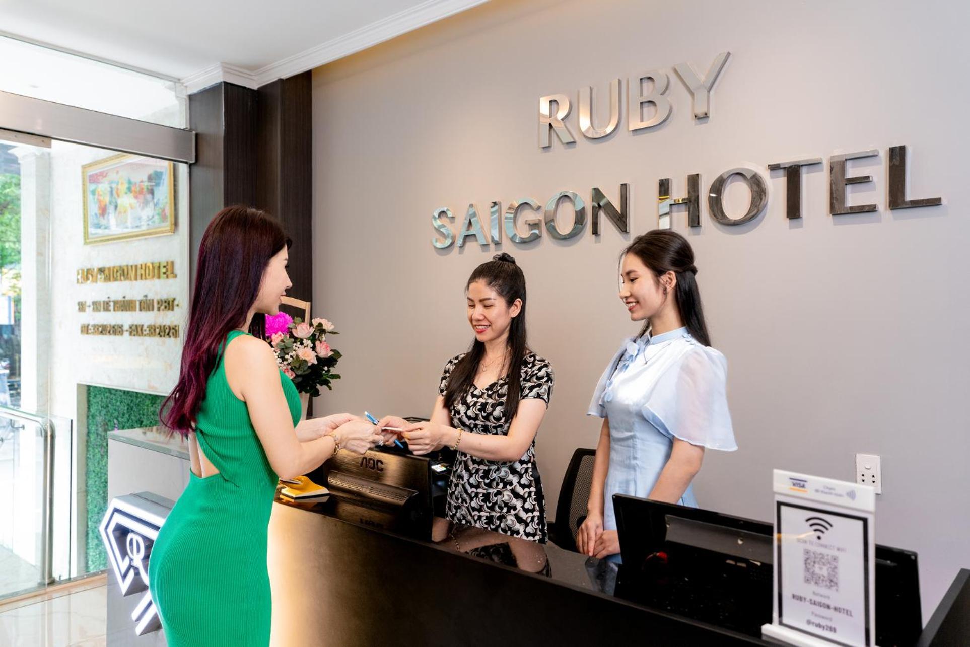 Ruby Saigon Hotel - Le Thanh Ton ホーチミン市 エクステリア 写真