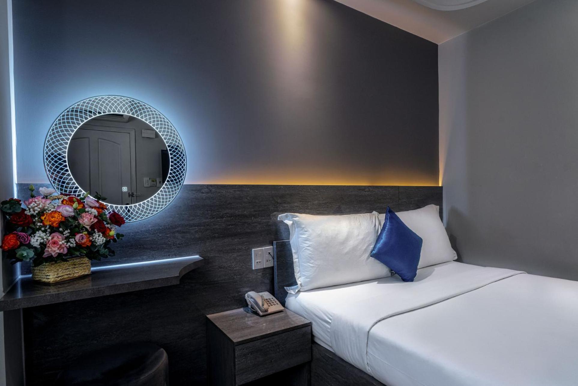 Ruby Saigon Hotel - Le Thanh Ton ホーチミン市 エクステリア 写真