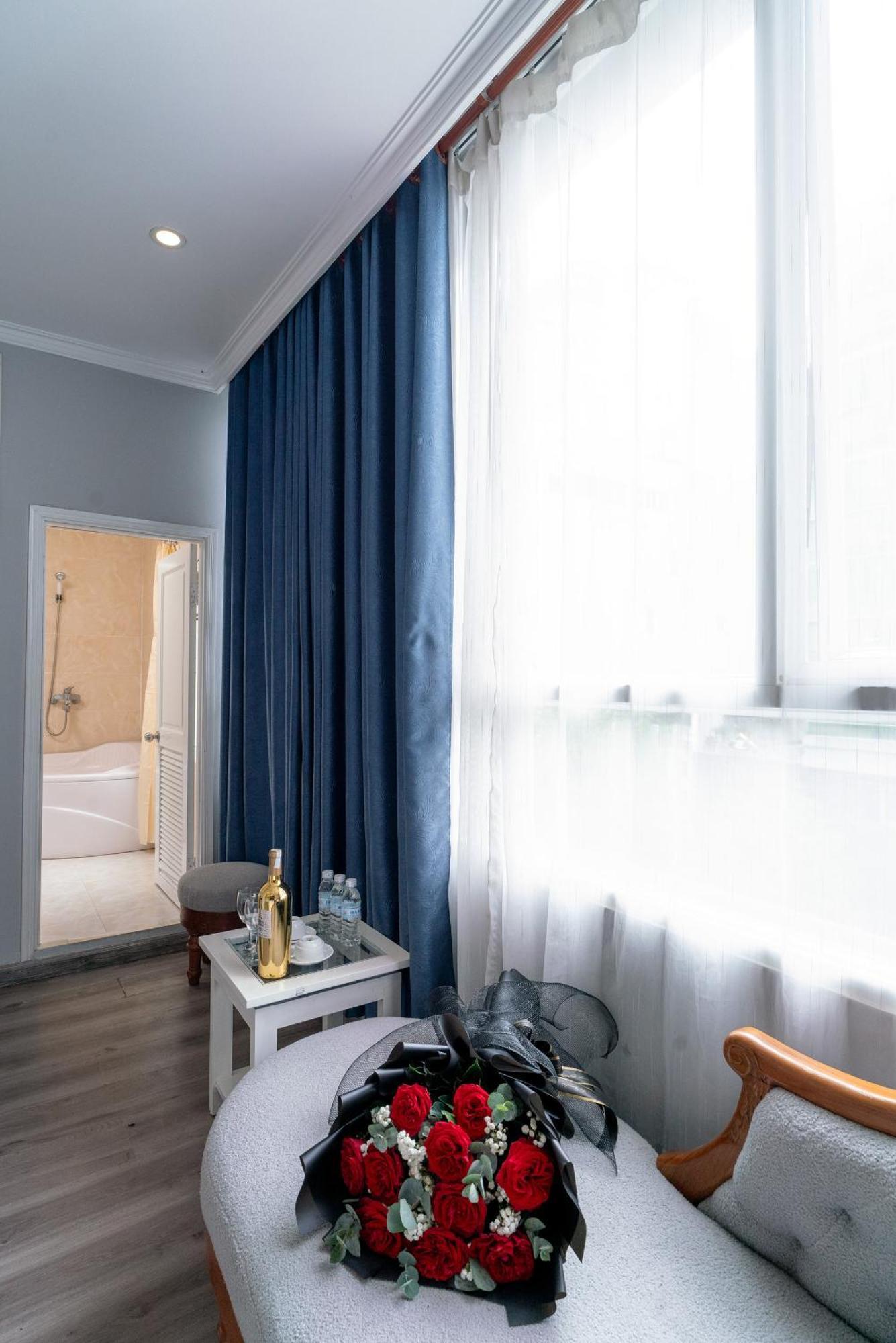 Ruby Saigon Hotel - Le Thanh Ton ホーチミン市 エクステリア 写真