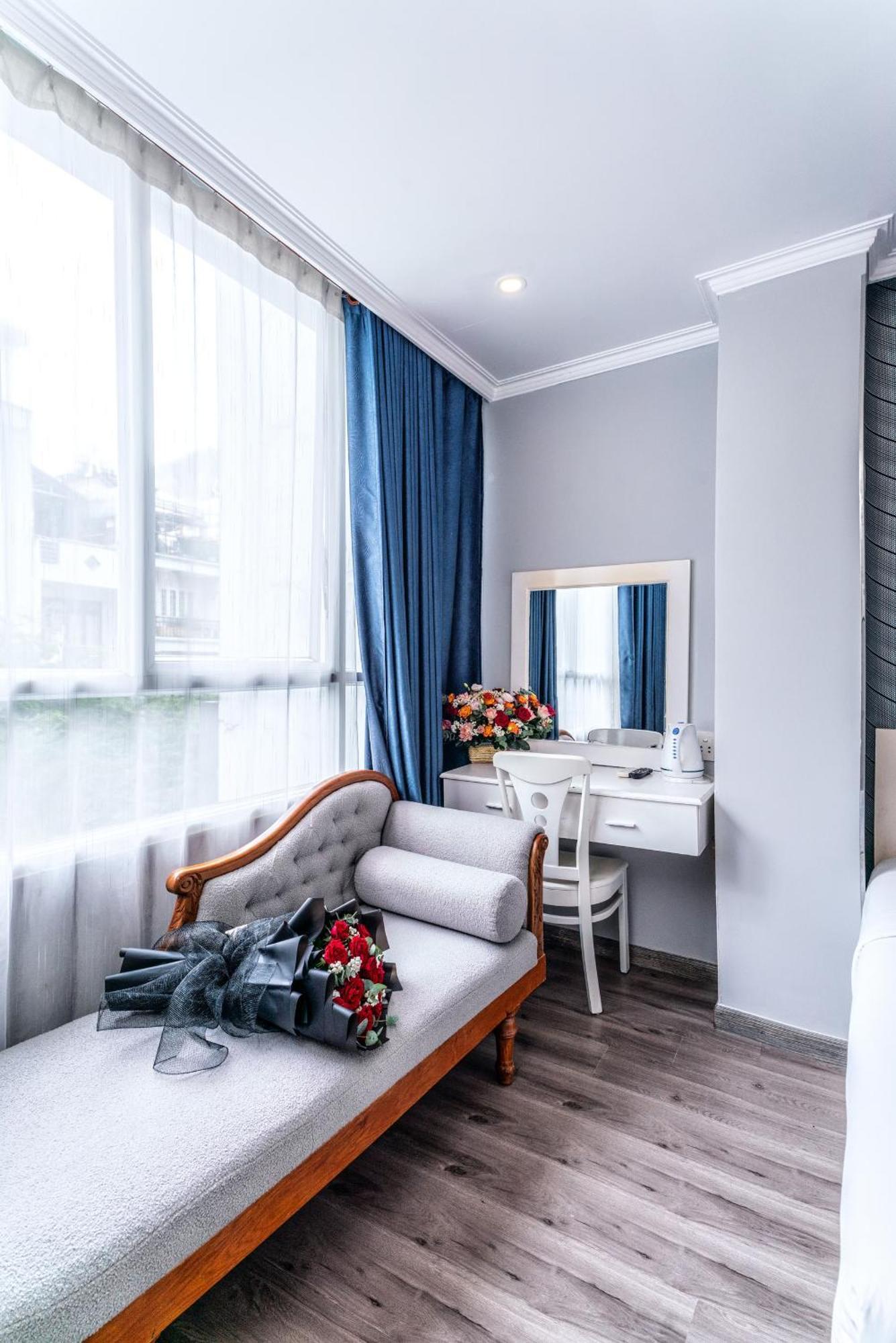 Ruby Saigon Hotel - Le Thanh Ton ホーチミン市 エクステリア 写真